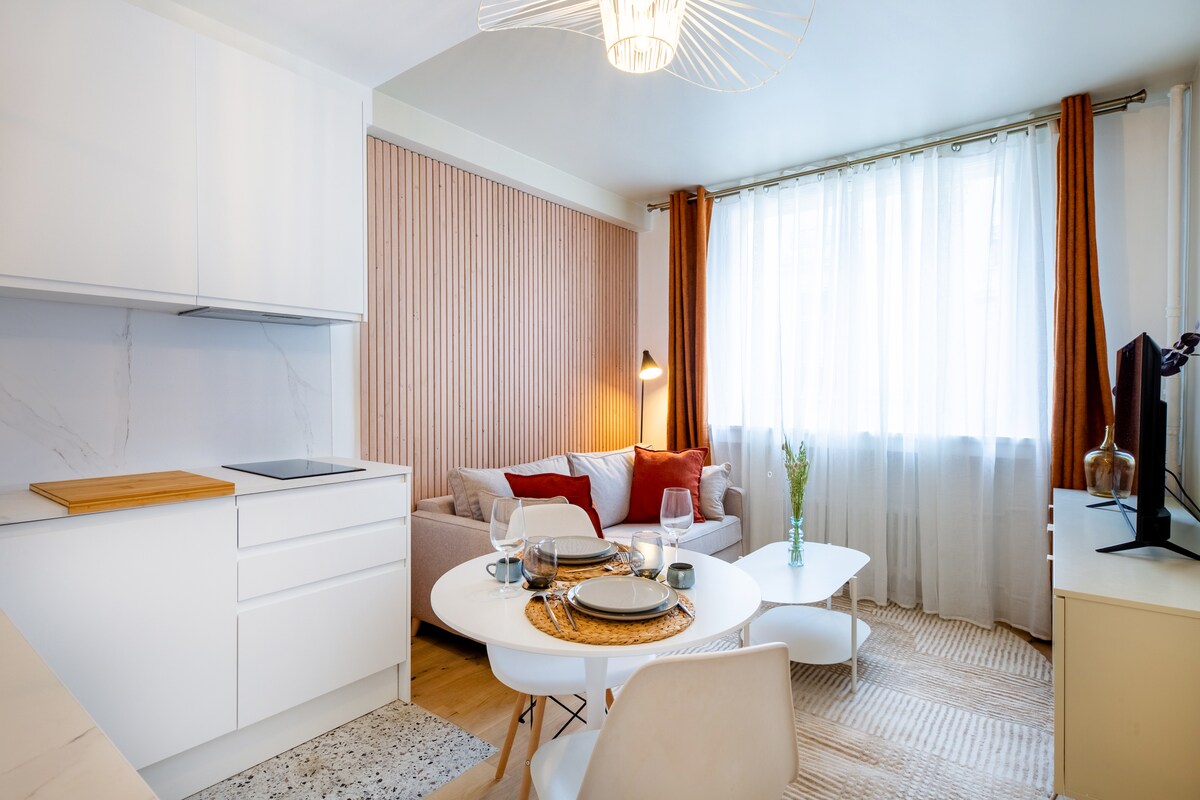 Montaigne Royal Suite