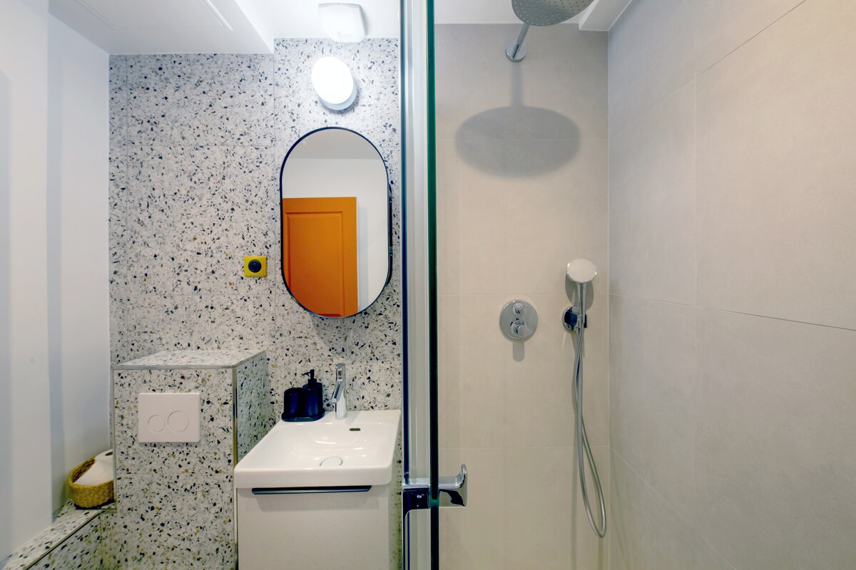 Montaigne Royal Suite