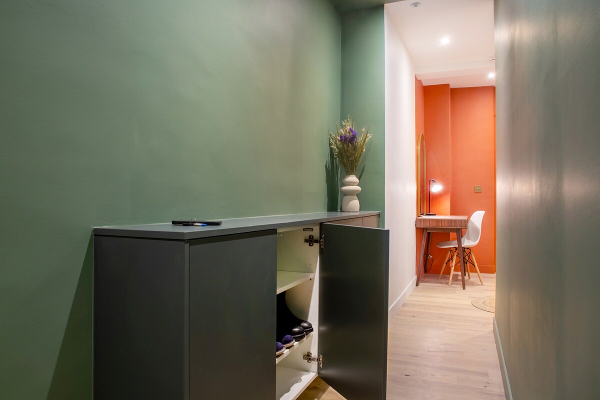 Montaigne Royal Suite