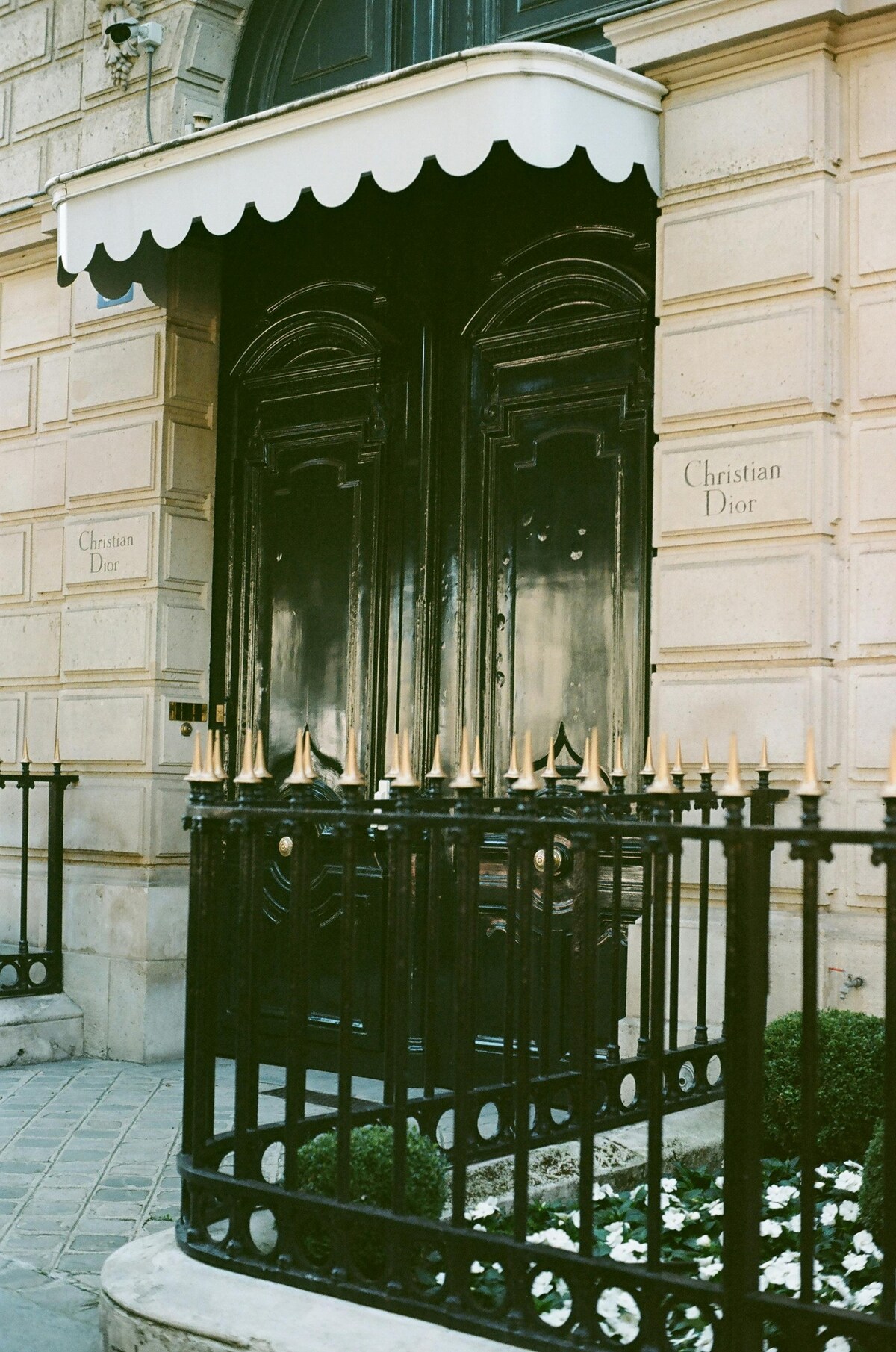 Montaigne Royal Suite
